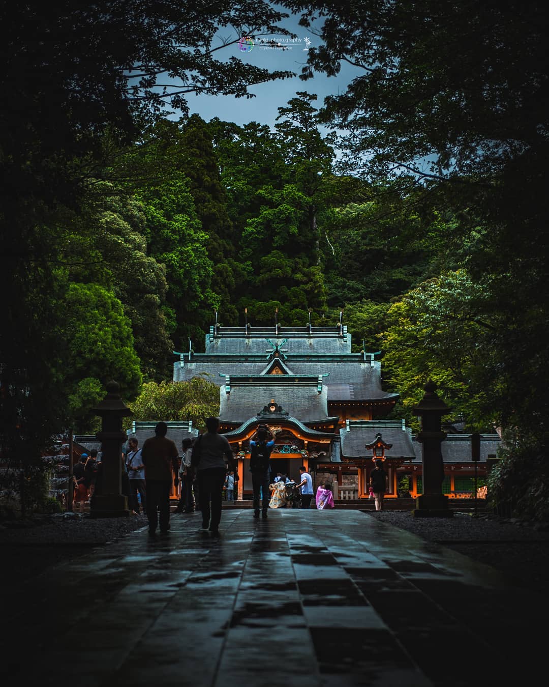 曇天の霧島神宮
